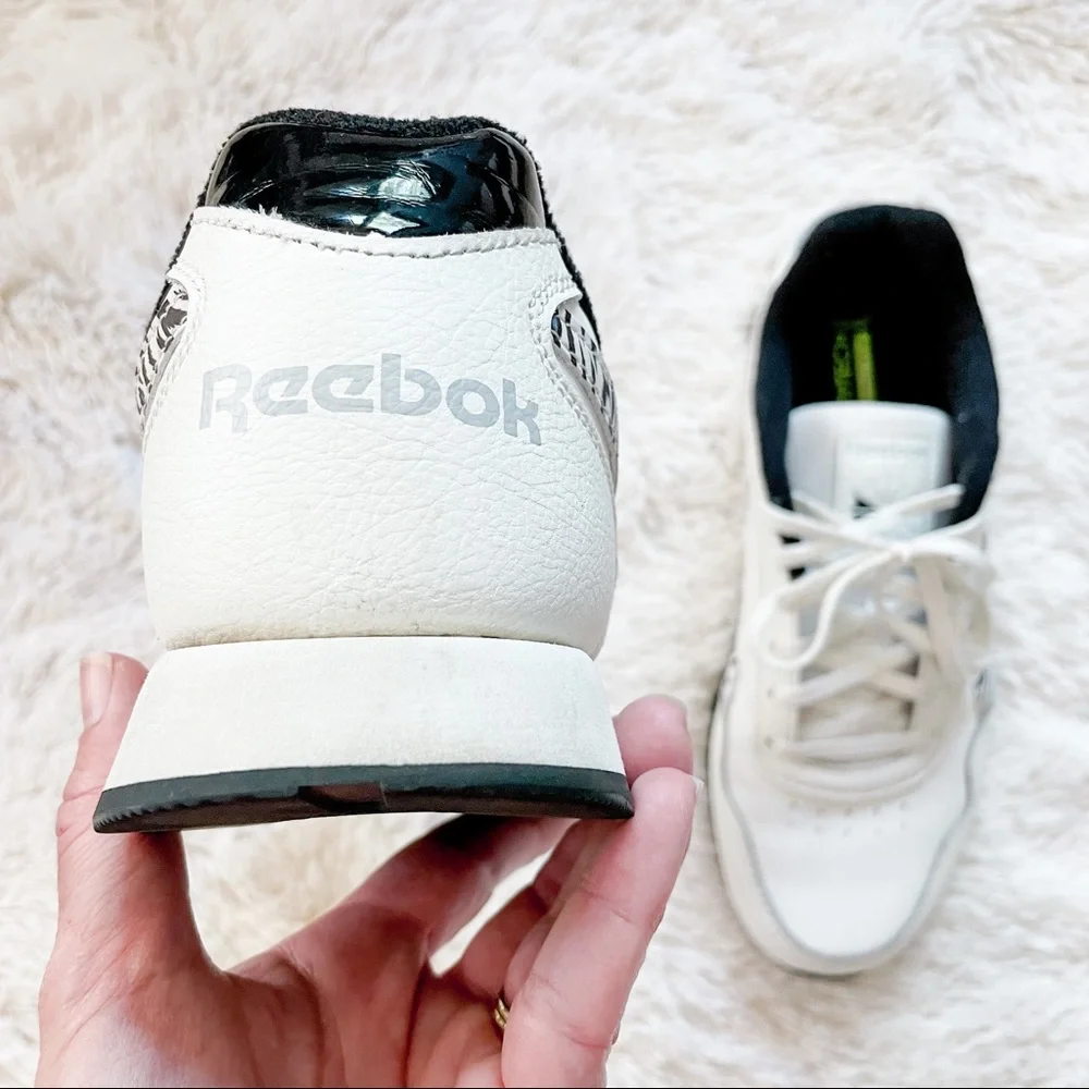 Classic Reebok Sneaker - Picture 4 of 5
